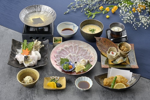 ★冬の贅沢な味覚！とらふぐ会席宿泊プラン【美味しい朝食付き】